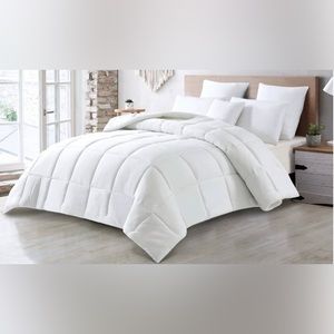 King Bed in a Bag 6-Pieces White Ultra-Soft Cloud Fluffy Plush Comforter Set.